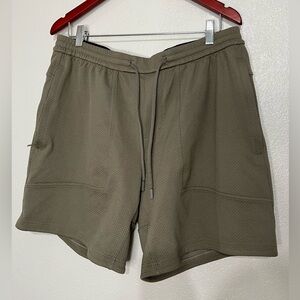 Lululemon Men’s Shorts XL